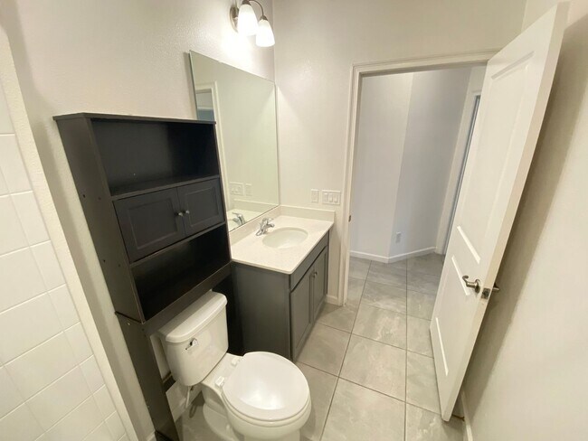 Building Photo - 1273 Hendon Lp