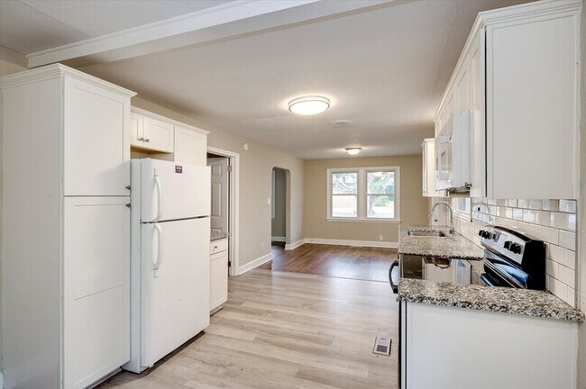 Building Photo - 116 Kirby Dr