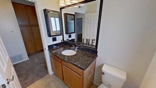 Building Photo - Beautiful 2 Bedroom in Creekside Villas!