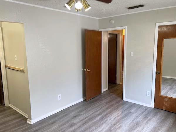 Building Photo - 806 Phillips Dr