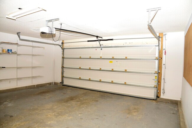 Building Photo - 311 Parkwood Pl