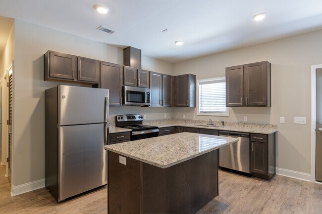 Building Photo - Beautiful duplex in Valdosta, Ga!