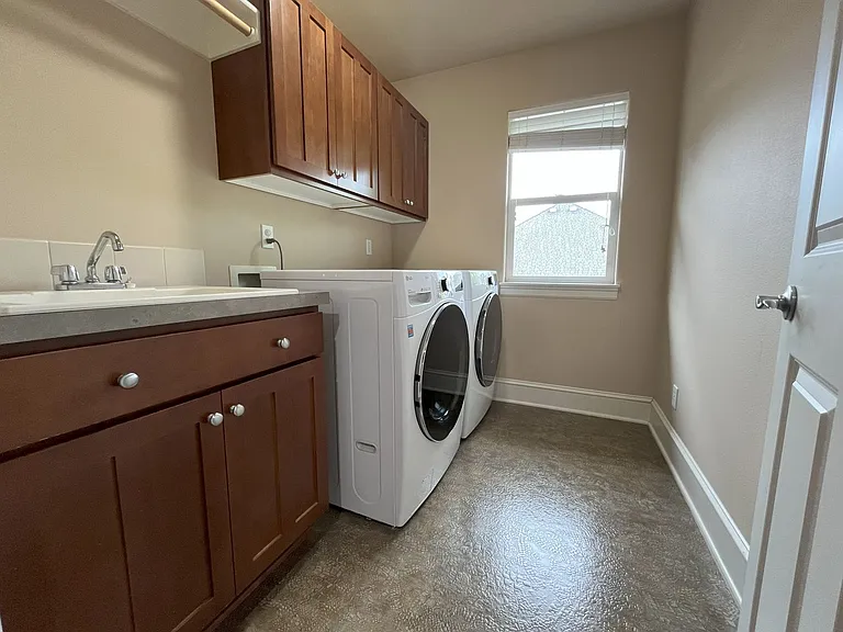 Building Photo - 12847 NW Bayonne Ln