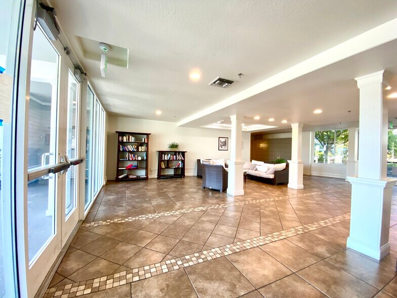 Building Photo - 411 Park Ave