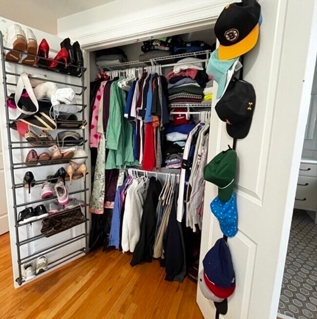 Building Photo - 236-238 E St