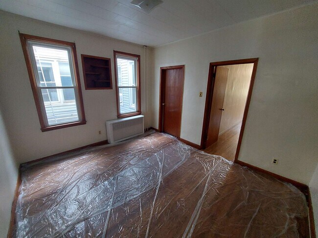 Building Photo - 168 Orient St