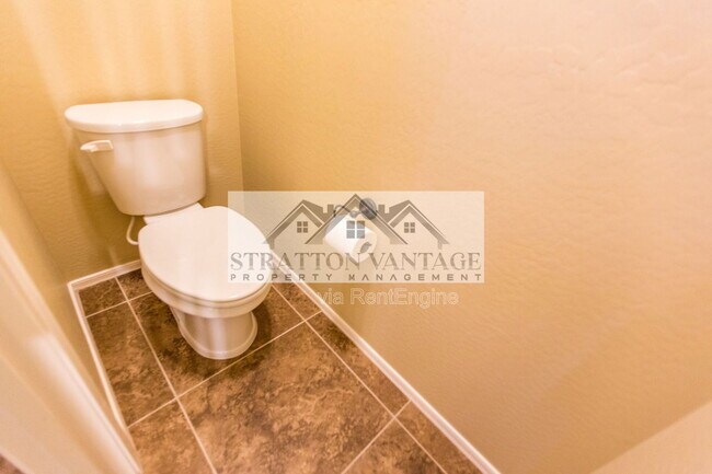 Building Photo - 976 S Adam Way