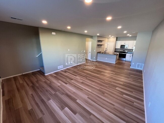 Building Photo - 3644 Ronald Reagan Ave