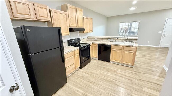 FullSizeRender (2) 5 - Table Mountain Townhomes