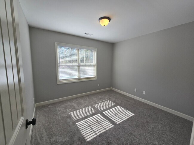 Building Photo - Spacious Home in Carolina Lakes Near the Pool, Clubhouse & Fitness Trail!