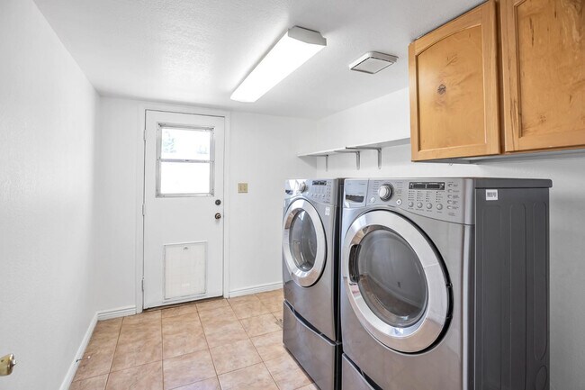 Building Photo - 8308 E Turney Ave