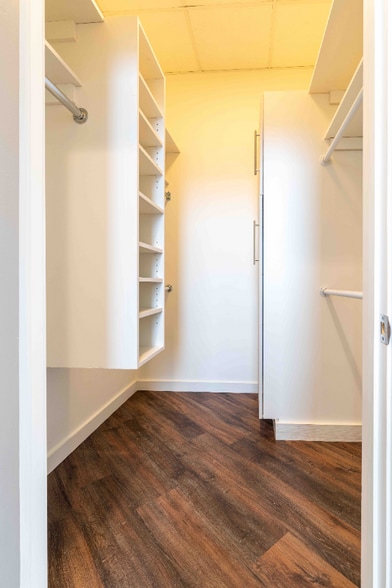 Building Photo - 818 12th St