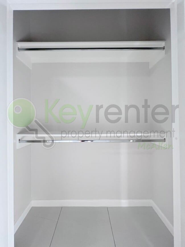 Building Photo - 2004 E 1st St