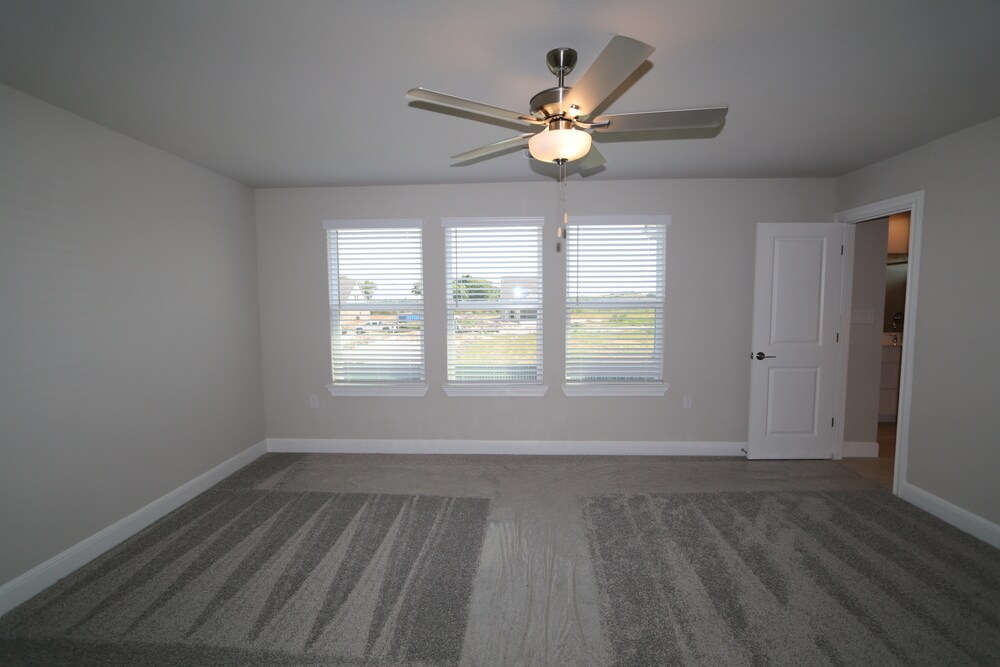 Building Photo - 1607 Alana Falls Ave