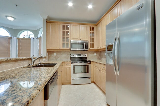 Building Photo - 1365 Vía De Pepi