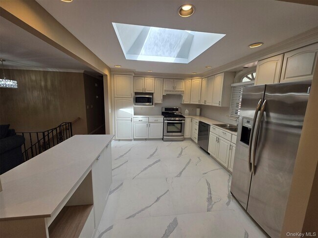 Building Photo - 29 Carriage Hill Ln