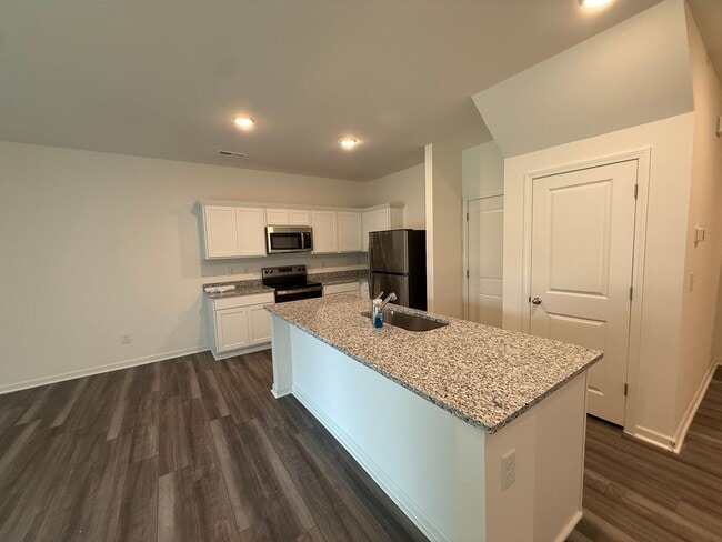 Building Photo - 3513 Walker Dr