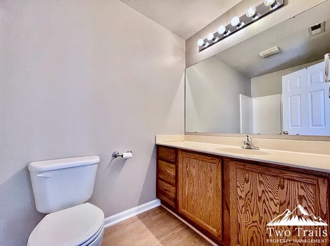 Building Photo - 3 BED/2.5 BATH TOWNHOME IN ARDEN