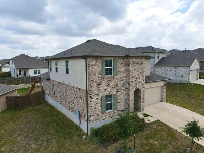 Building Photo - 115 Bethpage Dr
