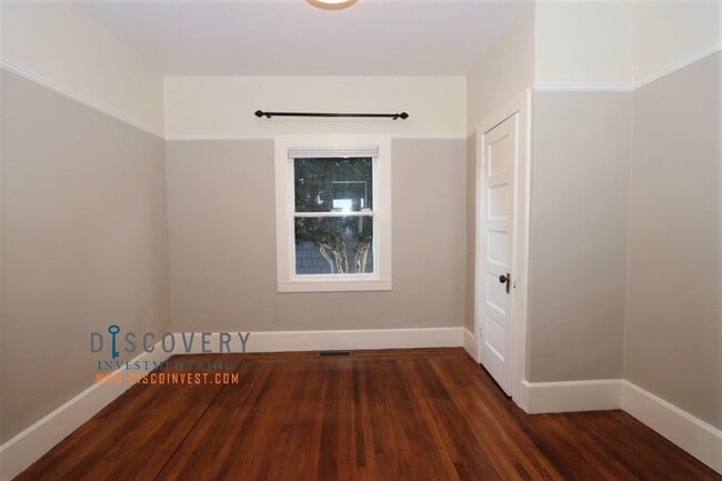 Building Photo - Charming South Berkeley Home for Lease