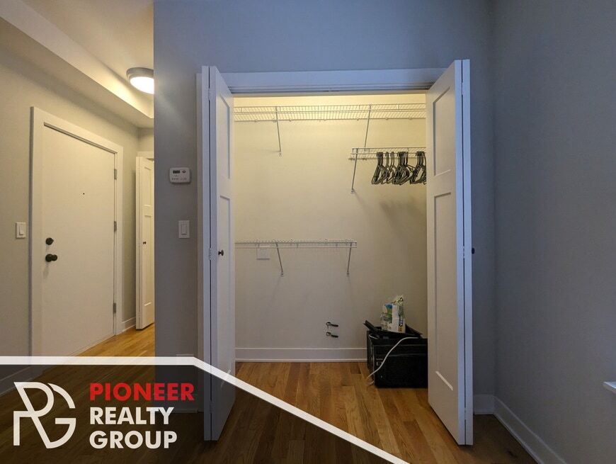 Building Photo - 2209 W Eastwood Ave