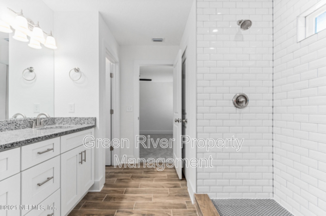 Building Photo - 528 Meteor St