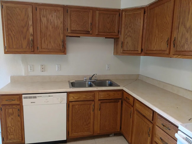 Building Photo - 1259 Oregon Ave