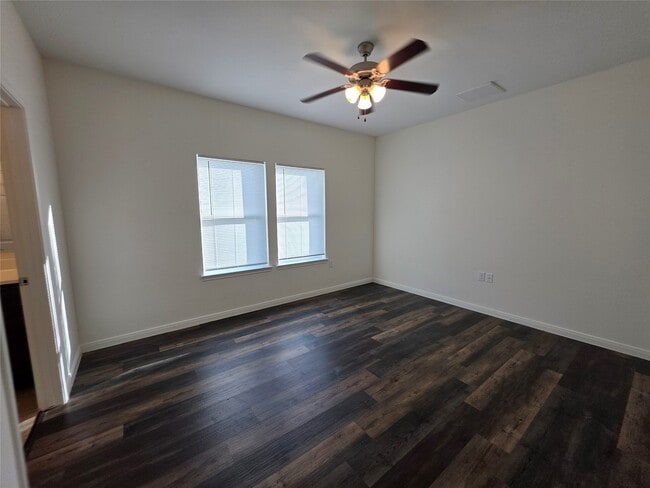 Building Photo - 6119 Lacey Oak Dr