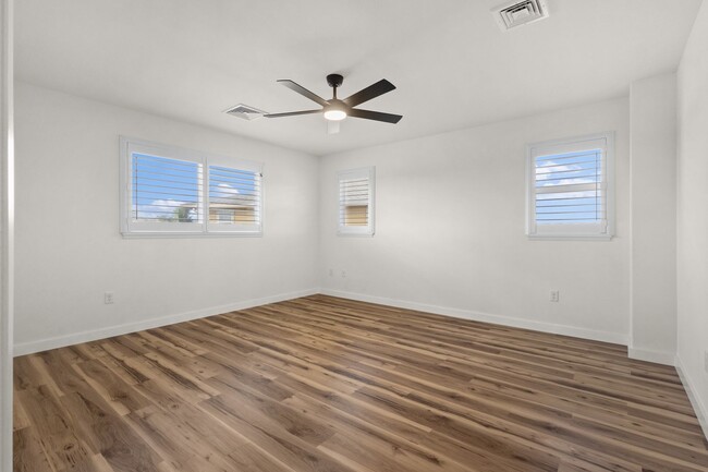 Building Photo - Stunning Ewa Beach 3BR Home with Solar, Huge Fenced Yard & Upgraded Interior