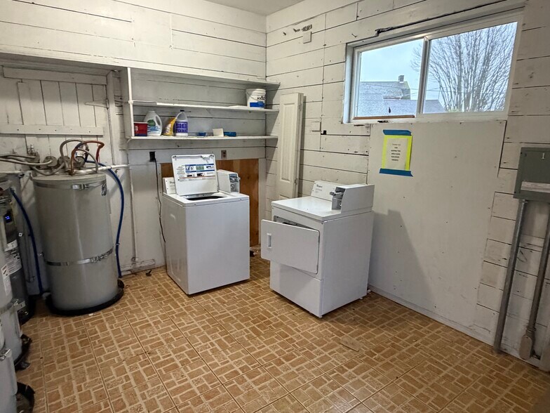 Building Photo - 508 Emerson Ave