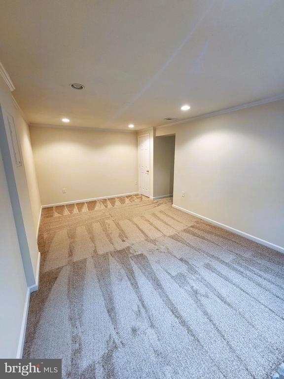 Building Photo - 2077 Pilgrim Dr