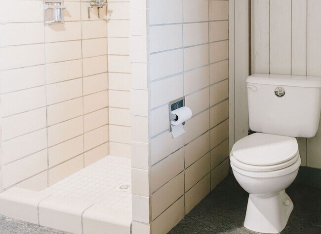 Building Photo - 114 Thompson St