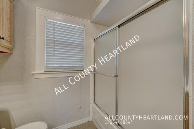 Building Photo - 801 North Blvd