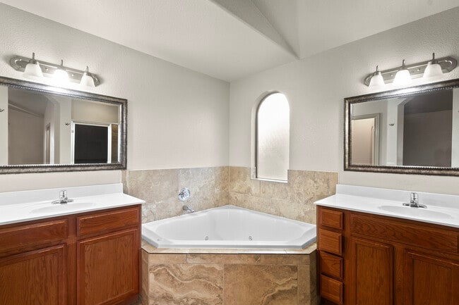 Building Photo - 3103 Sunny Prairie Dr