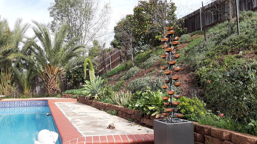 Building Photo - 15157 Jenell St