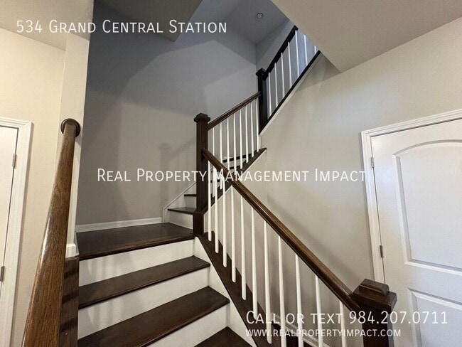 Building Photo - 534 Grand Central Sta