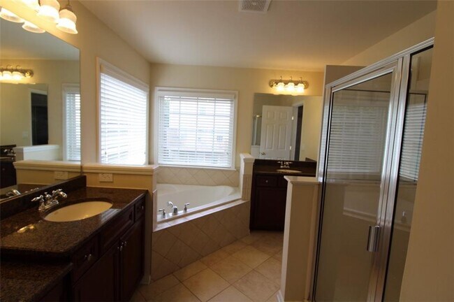 Building Photo - 10752 Camarilla Ct