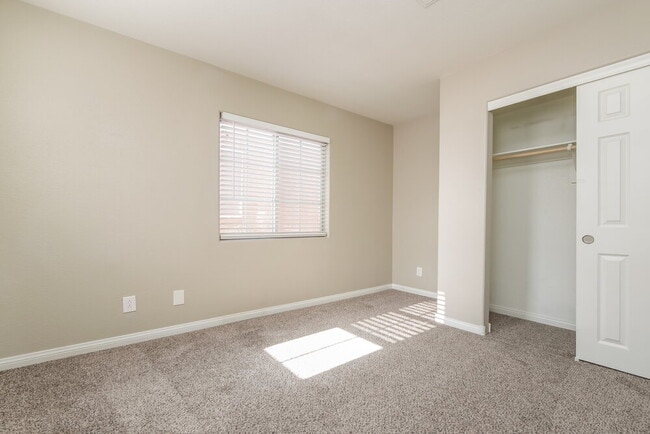 Building Photo - 2506 Influential Ct