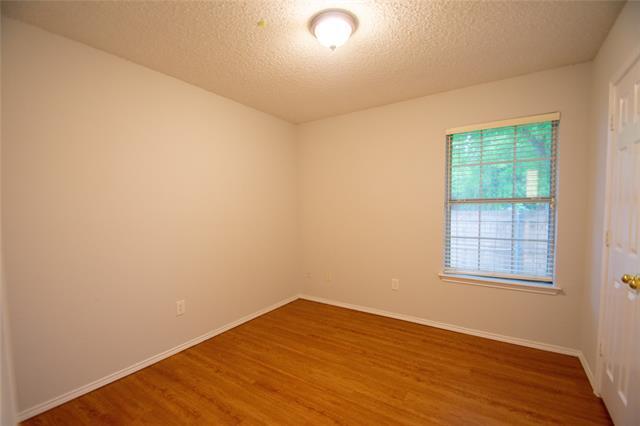 Building Photo - 2404 Whispering Creek Dr