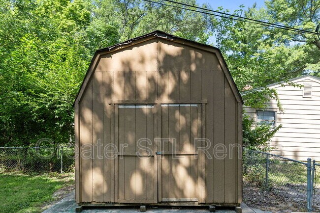 Building Photo - 1412 E Pitman Ave