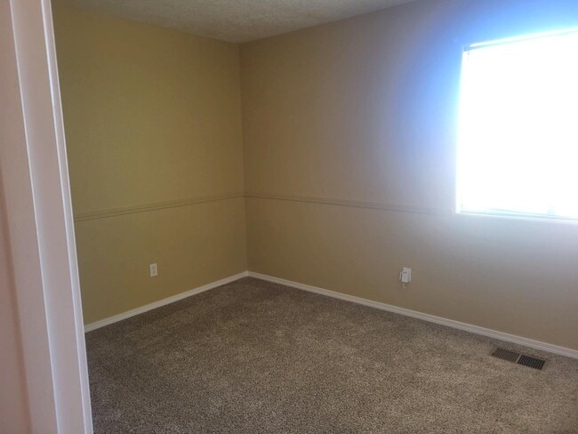 Building Photo - Spacious 4 Bedroom Home in Ventana Ranch. Upstairs living space! Great location!