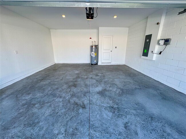 Building Photo - 405 Kayden Cv