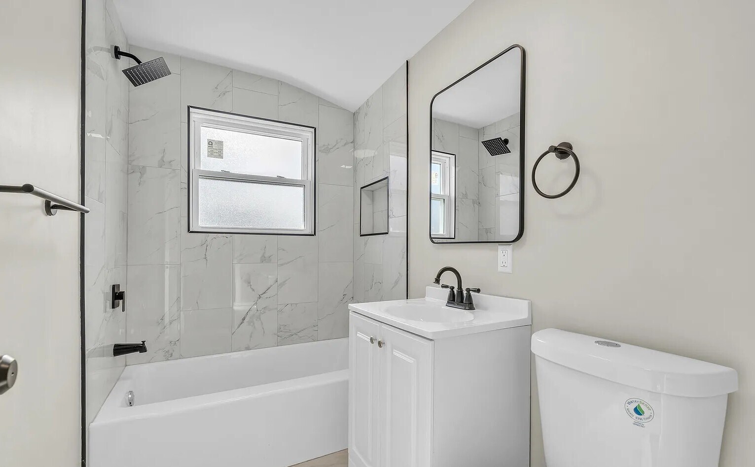 Building Photo - 11011 W Roosevelt Rd