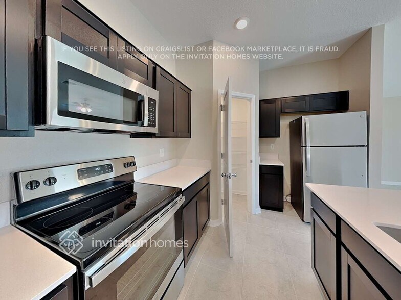 Building Photo - 4300 Holstein St