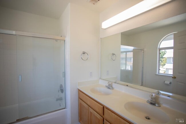 Building Photo - 1549 Monarch Pl