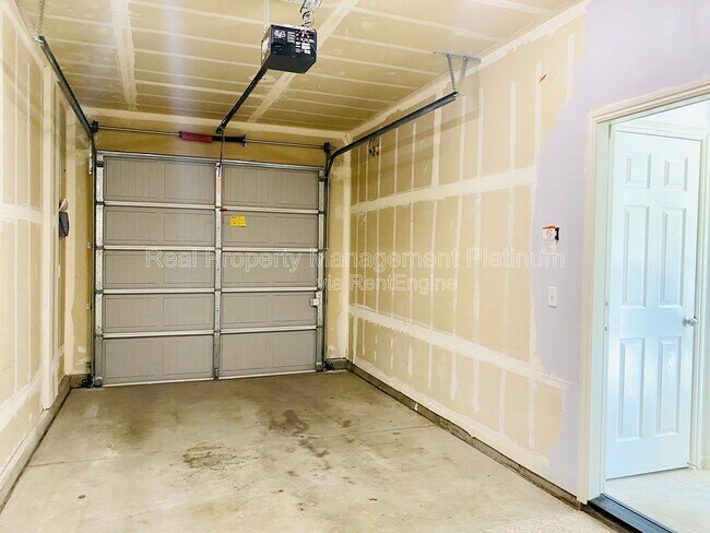 Building Photo - 3628 Elevations Way