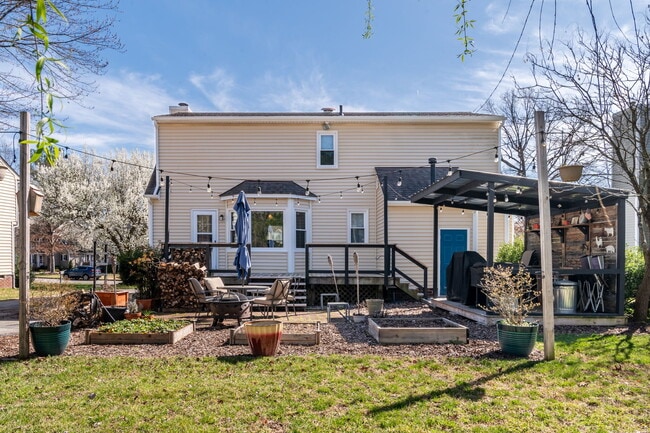 Building Photo - 2344 Horsley Dr