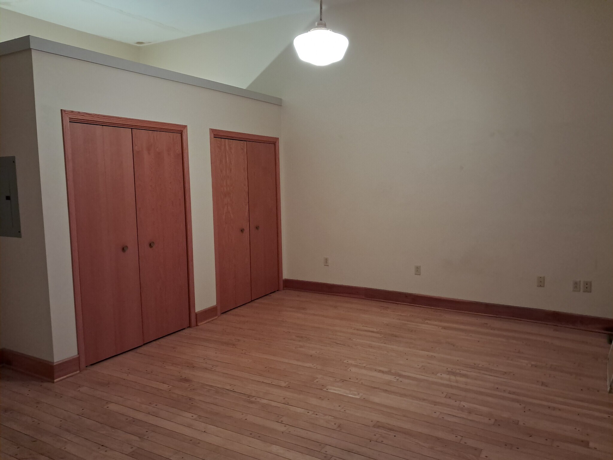 Building Photo - 129 2nd Ave NE