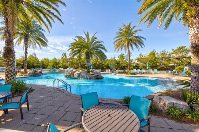 Building Photo - 275 Gulfview Cir