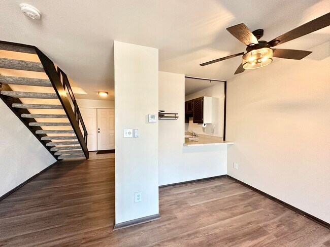 Building Photo - 11958 W Mill Rd